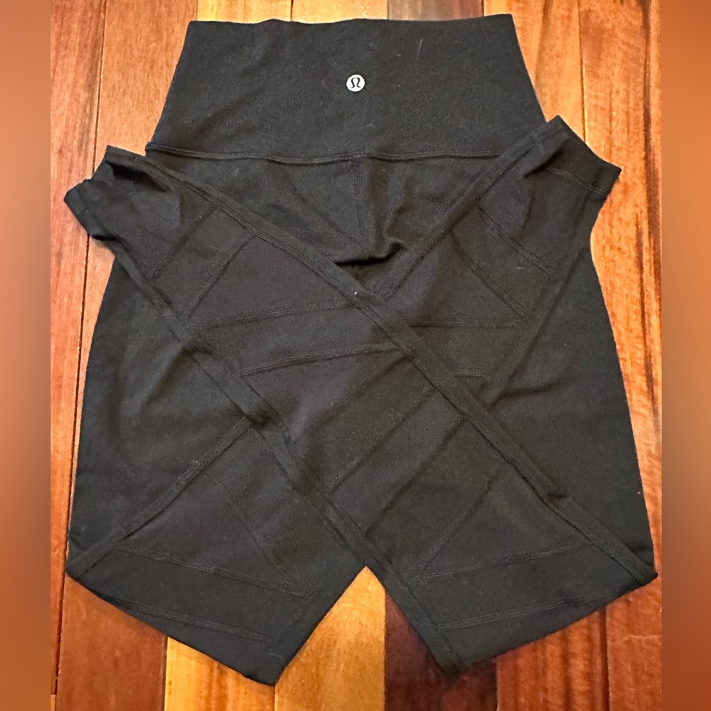 LULULEMON leggings. Size 4. 7/8th length. Gently worn.